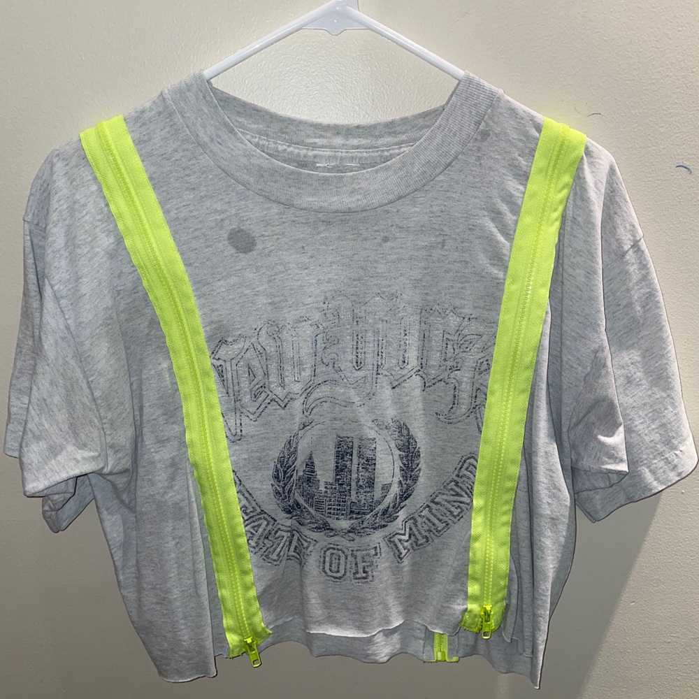 light gray with neon yellow zipper tshirt